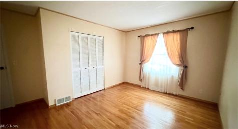 26888 Sweetbriar Drive North Olmsted OH 44070