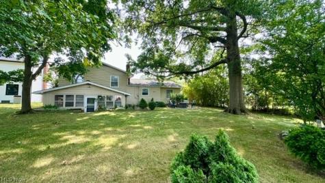 26888 Sweetbriar Drive North Olmsted OH 44070