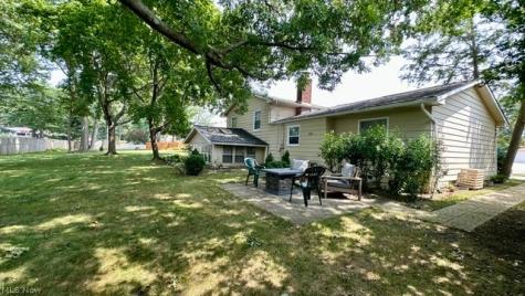 26888 Sweetbriar Drive North Olmsted OH 44070