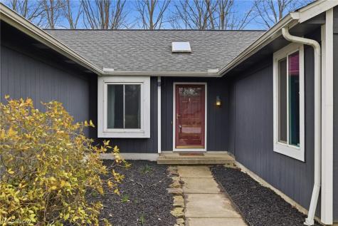 19595 Cross Trail N Strongsville OH 44136