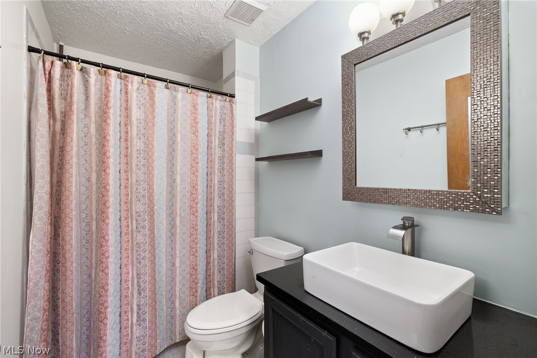 19595 Cross Trail N Strongsville OH 44136
