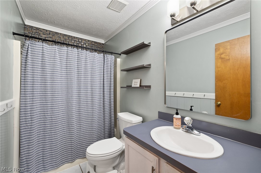 19595 Cross Trail N Strongsville OH 44136