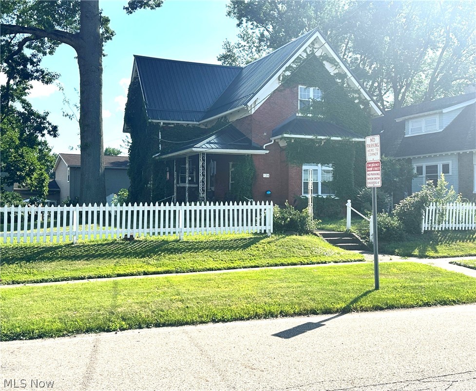 136 2nd Street NE Carrollton OH 44615