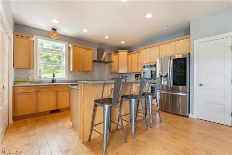 3990 Smith Kramer Street NE Hartville OH 44632
