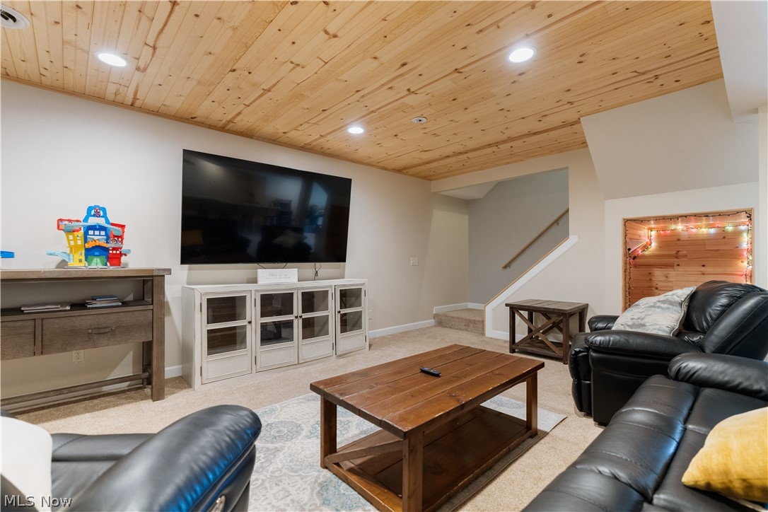 3990 Smith Kramer Street NE Hartville OH 44632