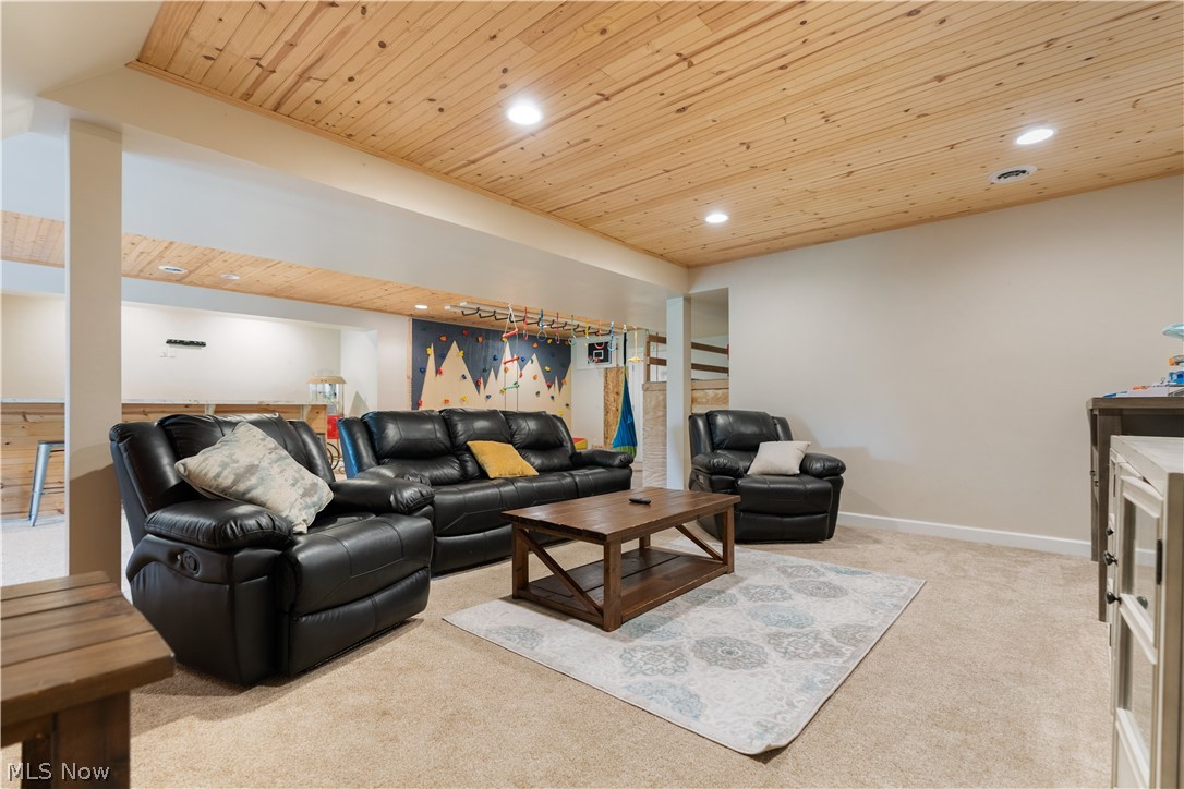 3990 Smith Kramer Street NE Hartville OH 44632