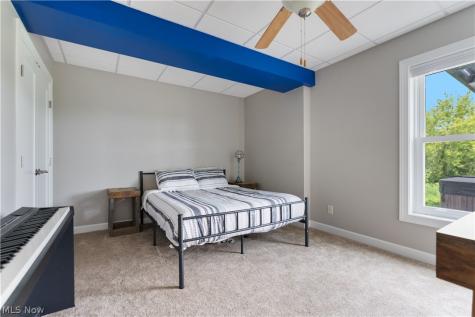 3990 Smith Kramer Street NE Hartville OH 44632