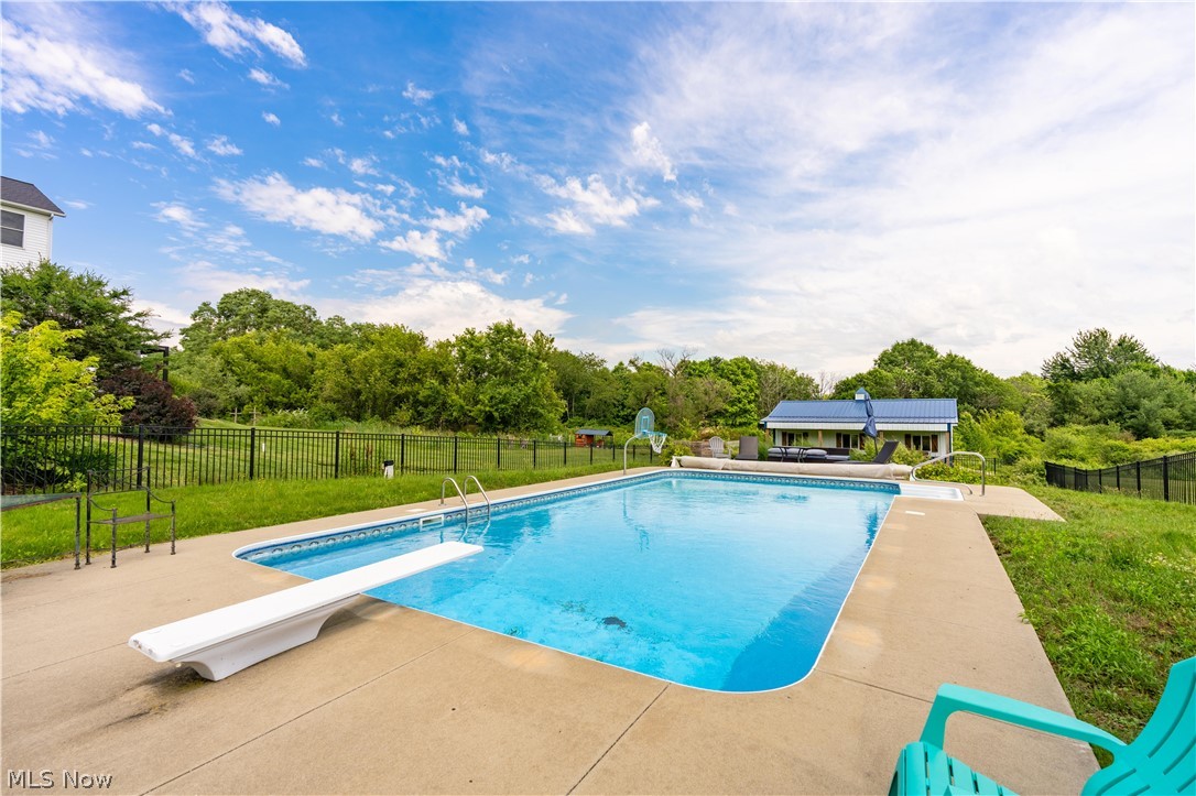 3990 Smith Kramer Street NE Hartville OH 44632