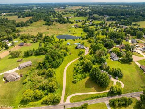 3990 Smith Kramer Street NE Hartville OH 44632