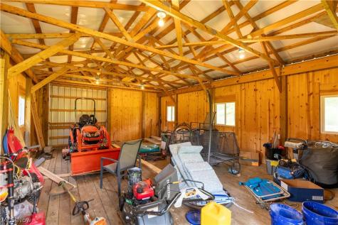 3990 Smith Kramer Street NE Hartville OH 44632