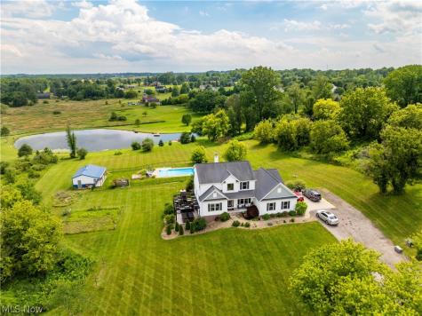 3990 Smith Kramer Street NE Hartville OH 44632