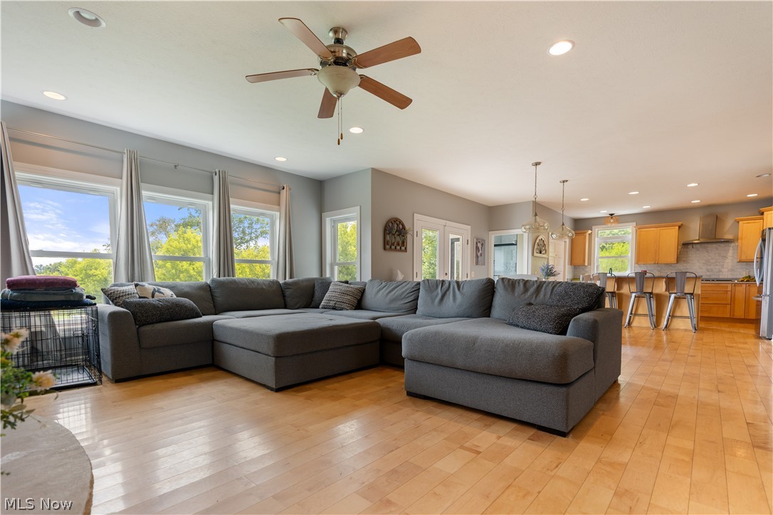 3990 Smith Kramer Street NE Hartville OH 44632