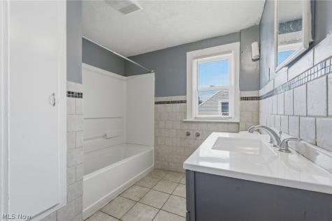 392 Oxford Avenue Akron OH 44310