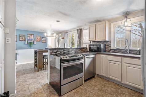 5147 Broadway Avenue NE Louisville OH 44641