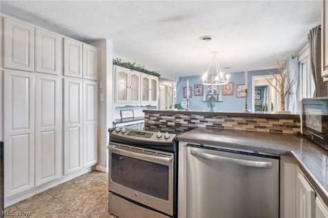 5147 Broadway Avenue NE Louisville OH 44641