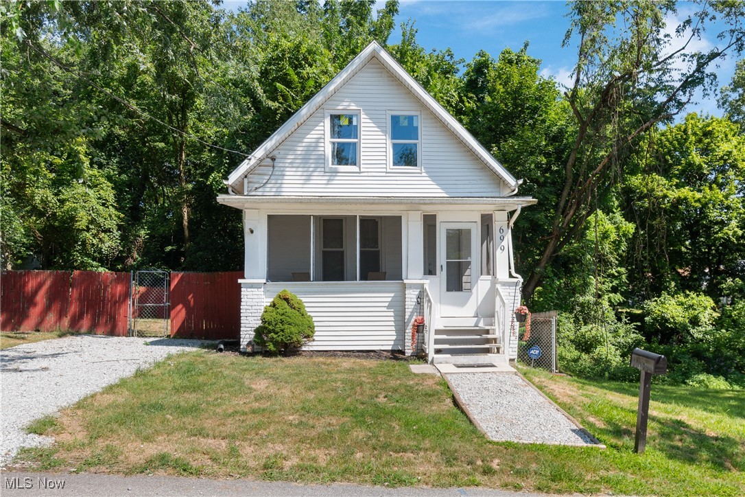 699 Fultz Street Akron OH 44307