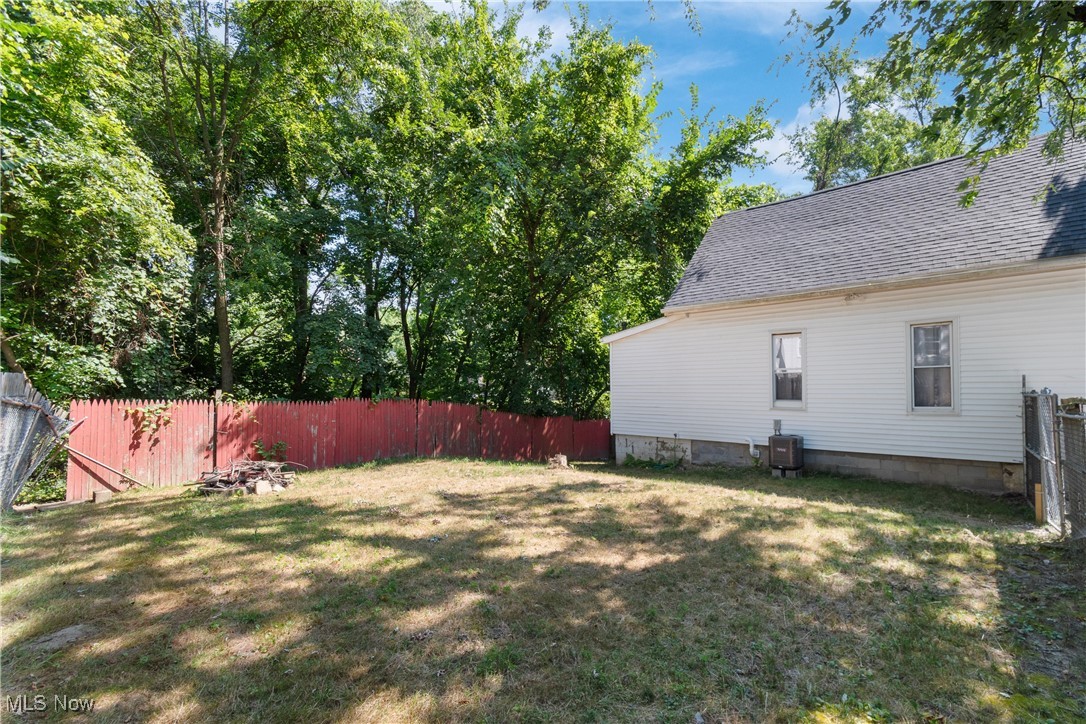 699 Fultz Street Akron OH 44307