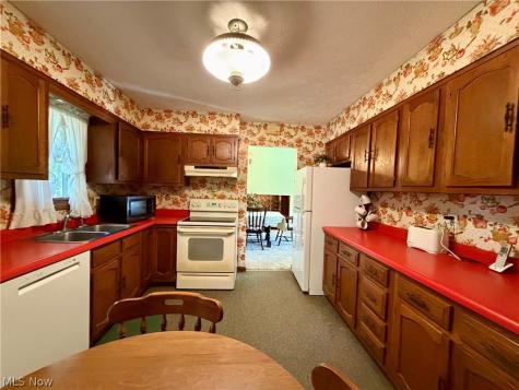 14320 Broadwood Drive Burton OH 44021