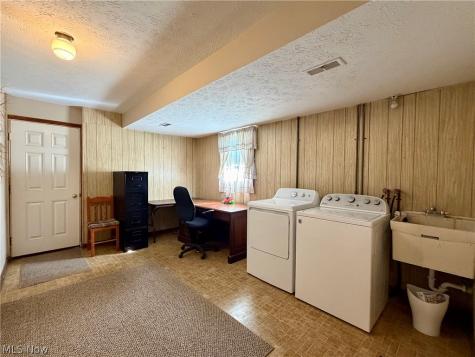 14320 Broadwood Drive Burton OH 44021