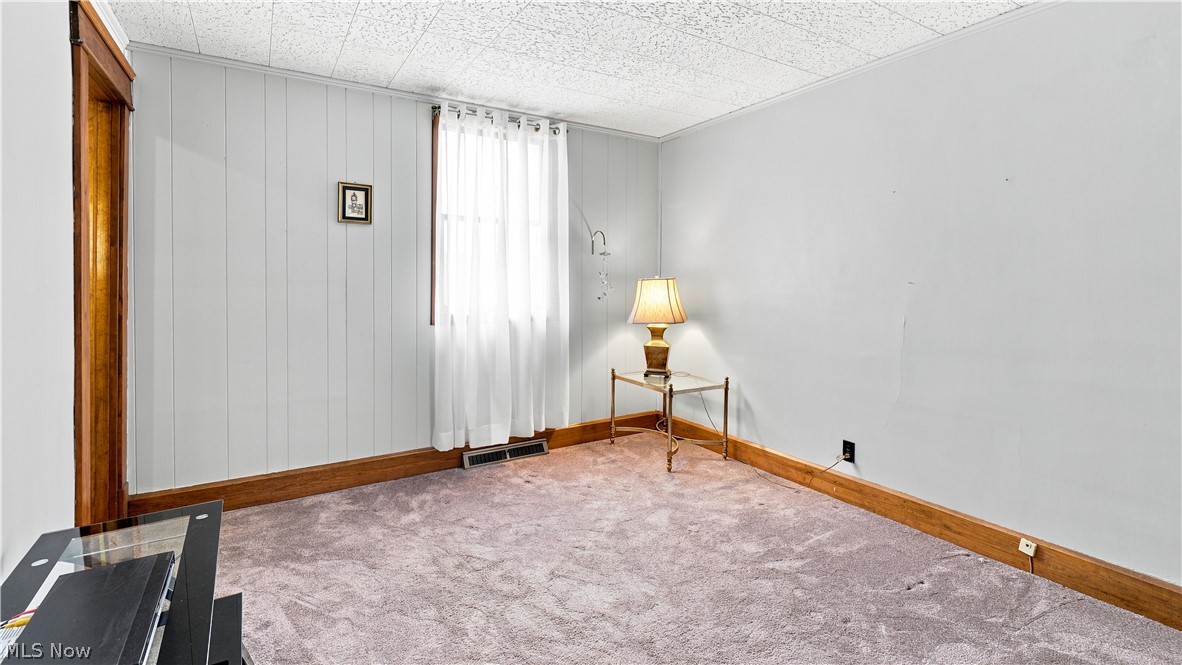 2005 E Wheeling Avenue Cambridge OH 43725