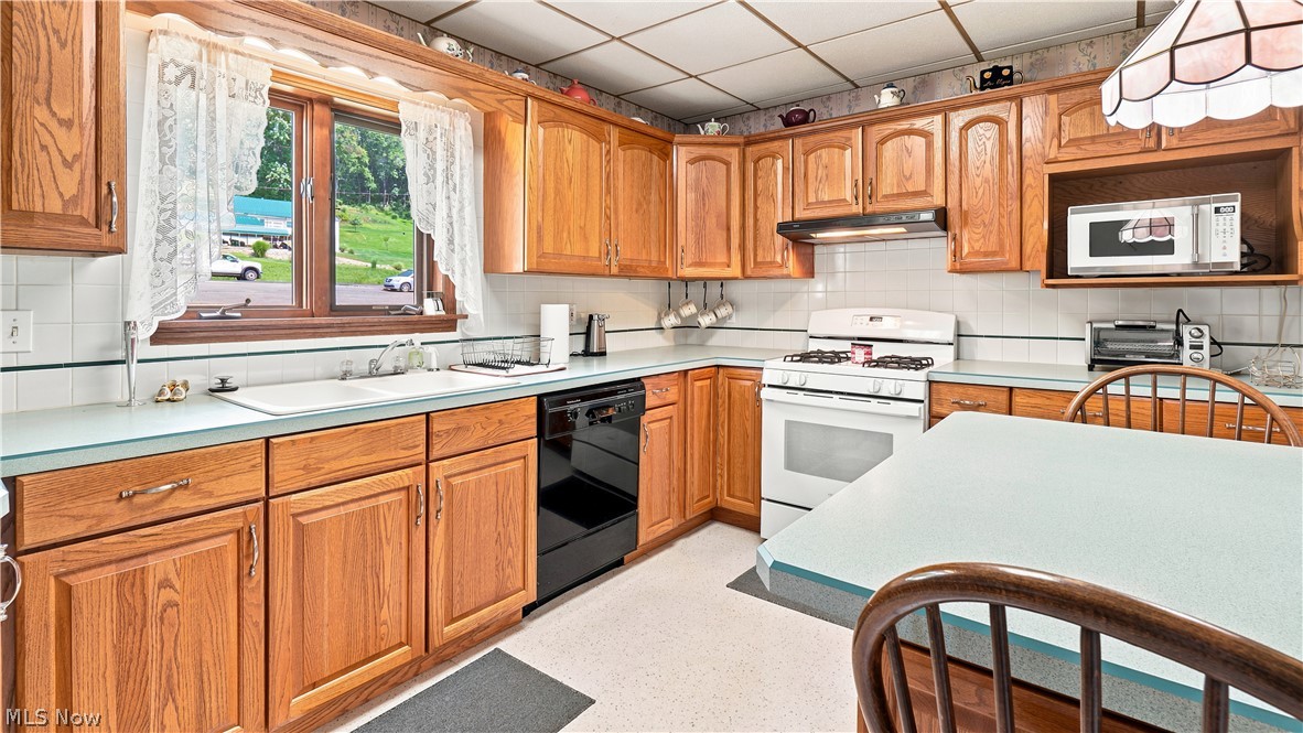 2005 E Wheeling Avenue Cambridge OH 43725