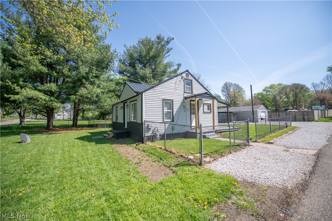324 Charlotte Avenue SE Canton OH 44707