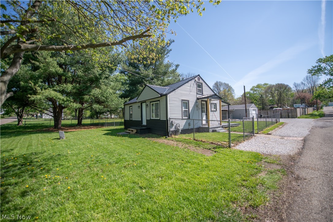 324 Charlotte Avenue SE Canton OH 44707