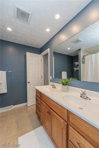 1012 Greenwich Avenue Grafton OH 44044
