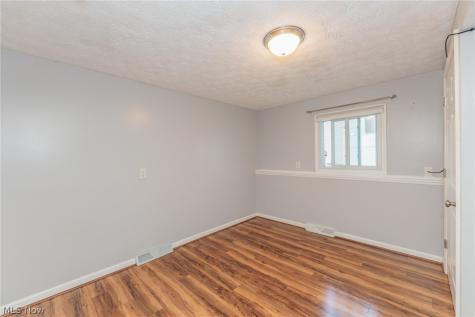 1012 Greenwich Avenue Grafton OH 44044