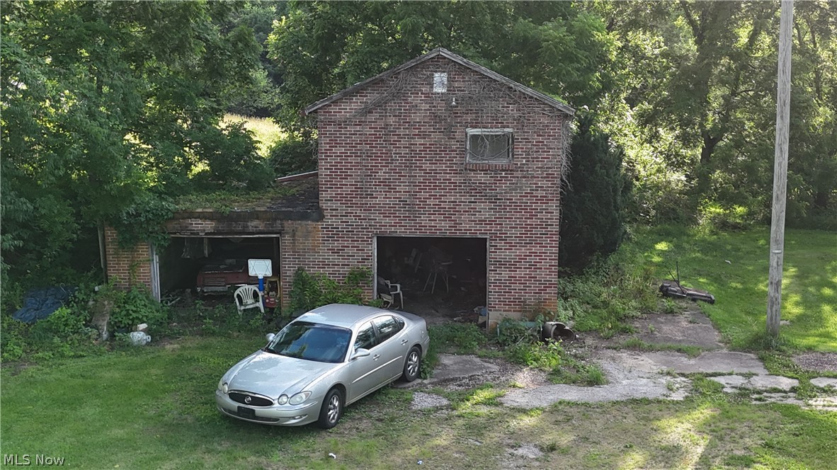 17721 Township Road 278 Coshocton OH 43812