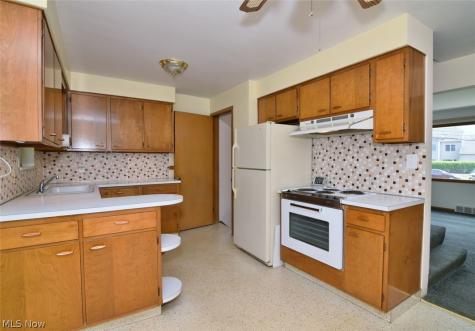 232 E 293rd Street Willowick OH 44095