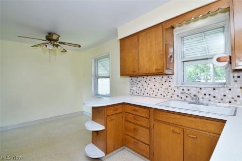 232 E 293rd Street Willowick OH 44095