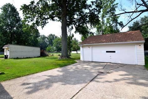 232 E 293rd Street Willowick OH 44095