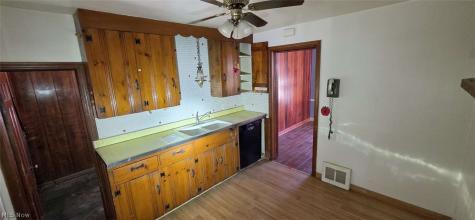1111 Gordon Road Lyndhurst OH 44124