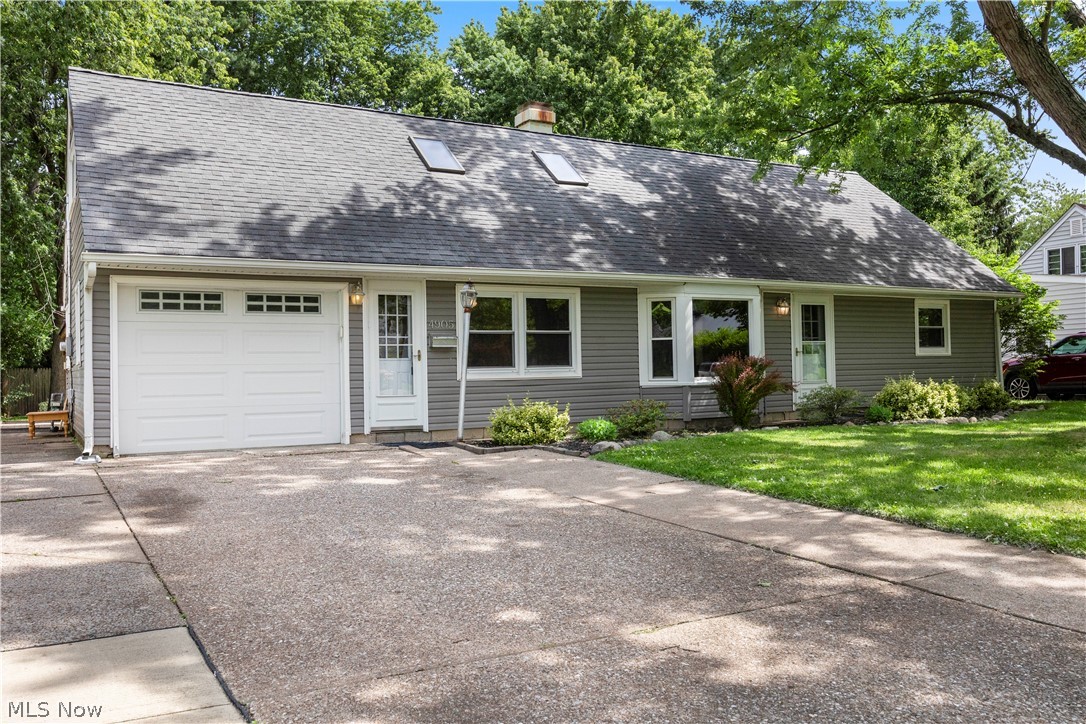 4905 Pinewood Drive Sheffield Lake OH 44054