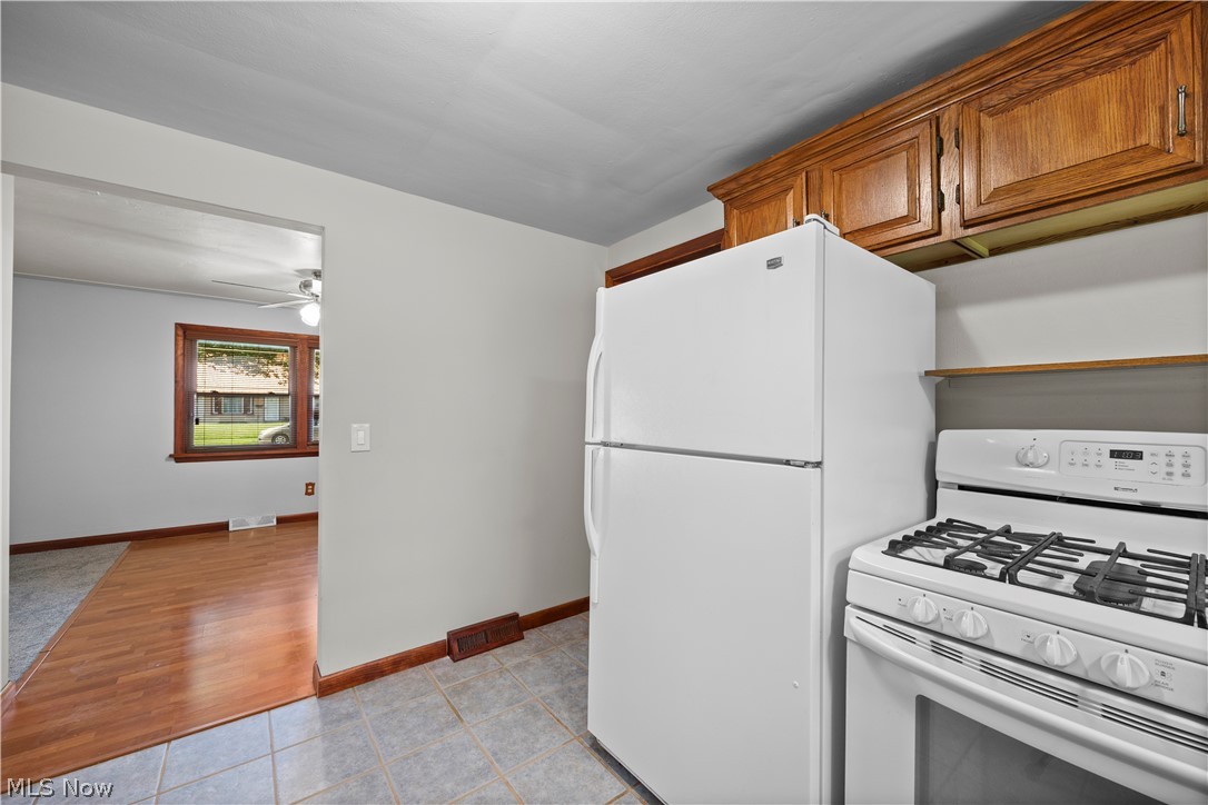 4905 Pinewood Drive Sheffield Lake OH 44054
