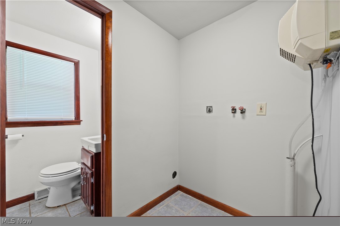 4905 Pinewood Drive Sheffield Lake OH 44054