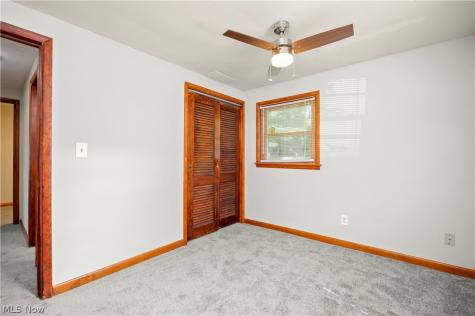 4905 Pinewood Drive Sheffield Lake OH 44054