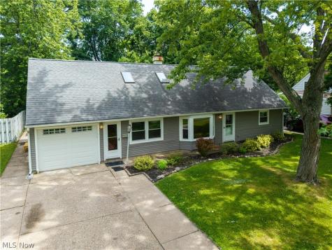 4905 Pinewood Drive Sheffield Lake OH 44054