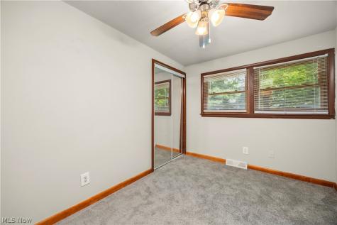 4905 Pinewood Drive Sheffield Lake OH 44054