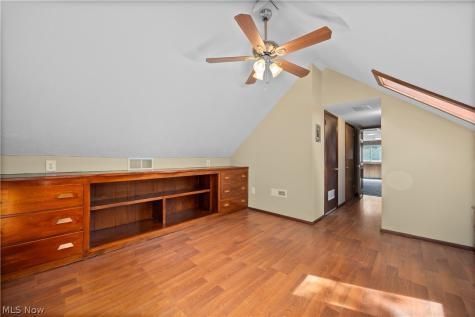 4905 Pinewood Drive Sheffield Lake OH 44054