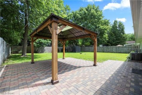 4905 Pinewood Drive Sheffield Lake OH 44054