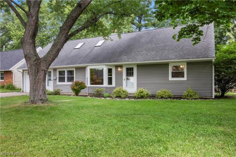 4905 Pinewood Drive Sheffield Lake OH 44054