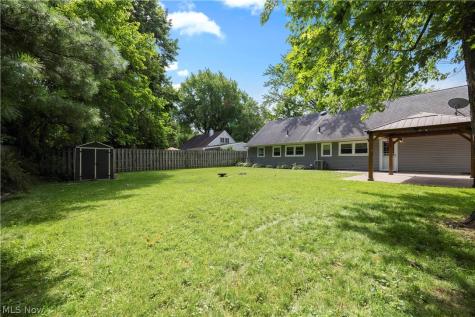 4905 Pinewood Drive Sheffield Lake OH 44054