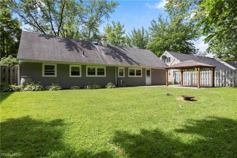4905 Pinewood Drive Sheffield Lake OH 44054
