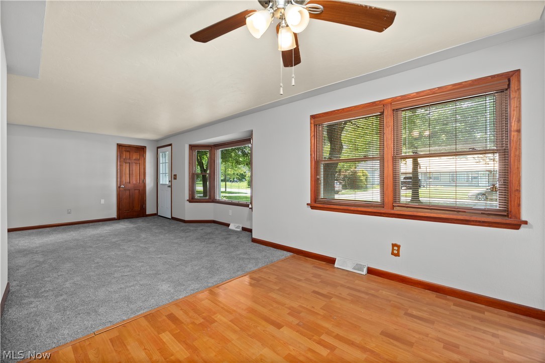 4905 Pinewood Drive Sheffield Lake OH 44054