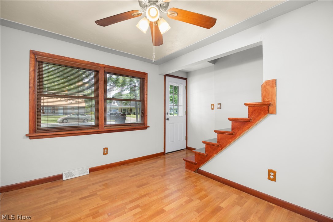 4905 Pinewood Drive Sheffield Lake OH 44054