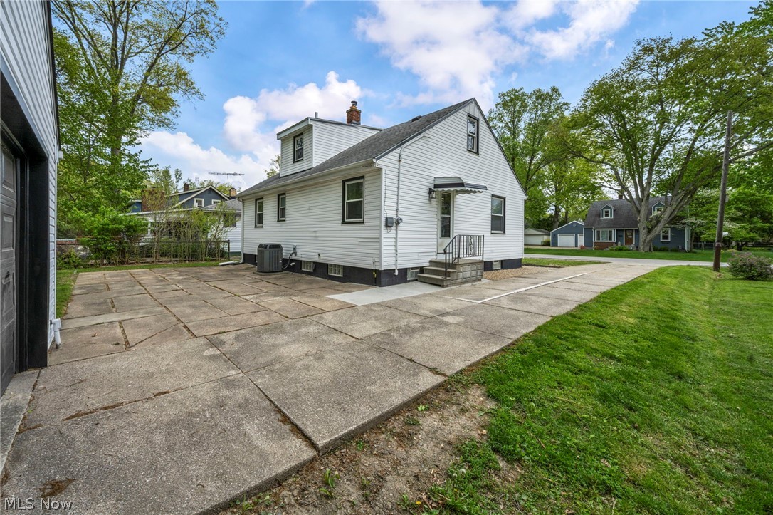 174 Tomahawk Drive Avon Lake OH 44012
