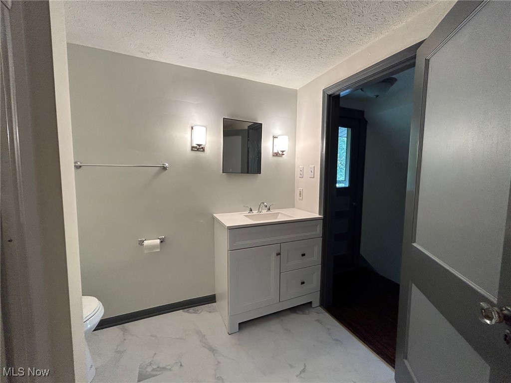 76 Hazelwood Avenue Barberton OH 44203