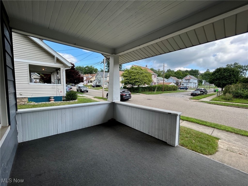 76 Hazelwood Avenue Barberton OH 44203